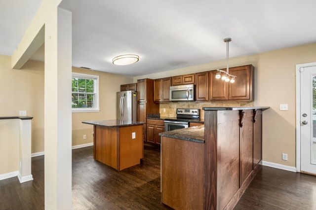225 Bonnafield Dr, Hermitage, TN 37076