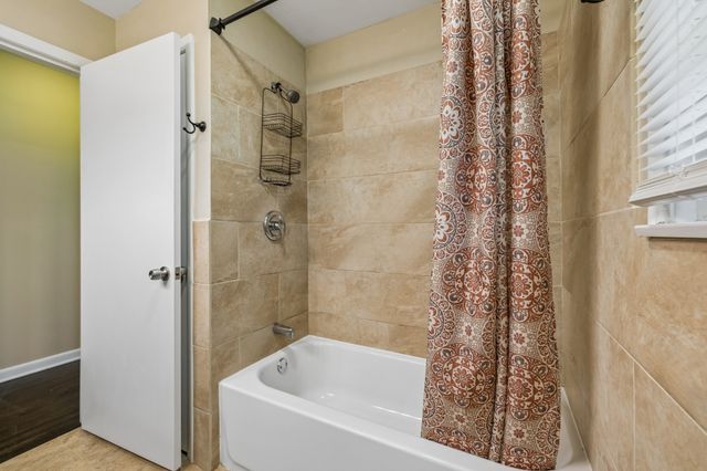 225 Bonnafield Dr, Hermitage, TN 37076