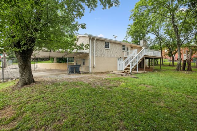 225 Bonnafield Dr, Hermitage, TN 37076