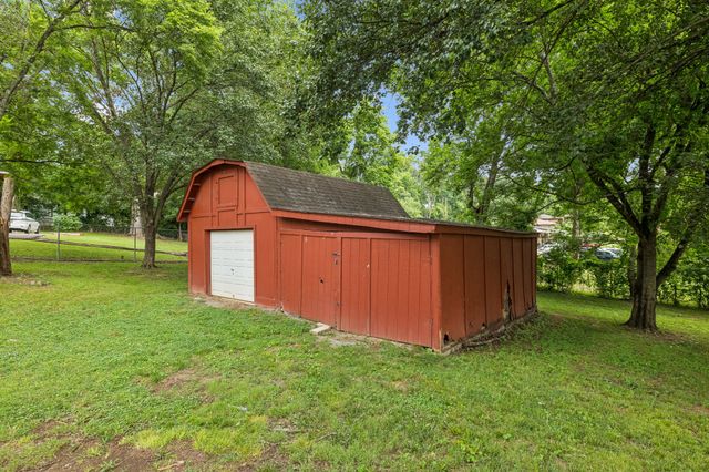 225 Bonnafield Dr, Hermitage, TN 37076