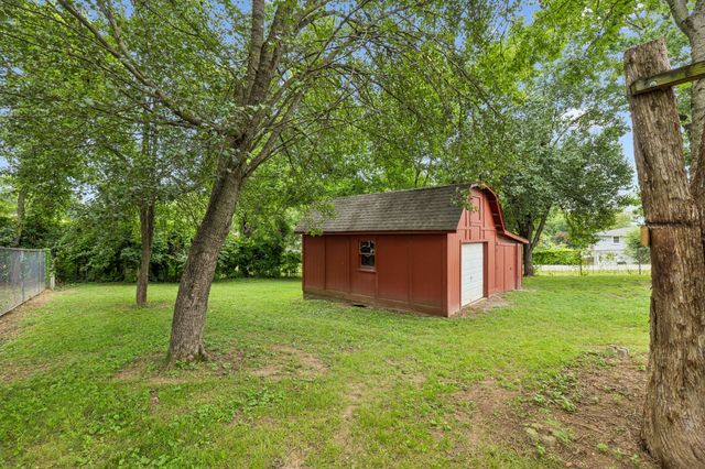 225 Bonnafield Dr, Hermitage, TN 37076