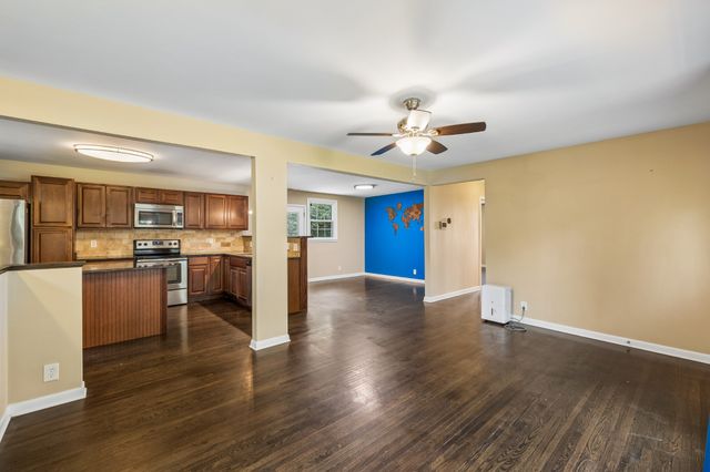 225 Bonnafield Dr, Hermitage, TN 37076
