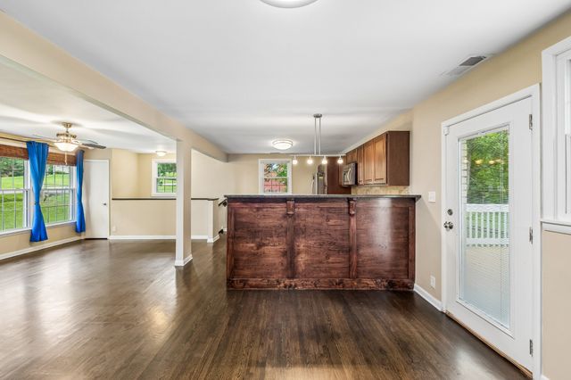 225 Bonnafield Dr, Hermitage, TN 37076
