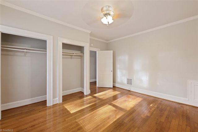 1015 S Hawthorne Road, Winston-salem, NC 27103