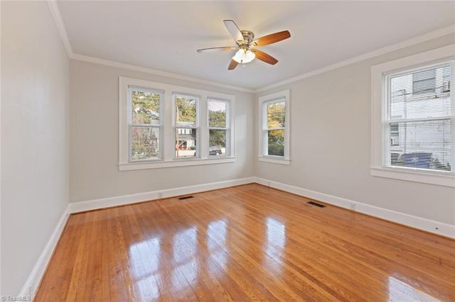 1015 S Hawthorne Road, Winston-salem, NC 27103