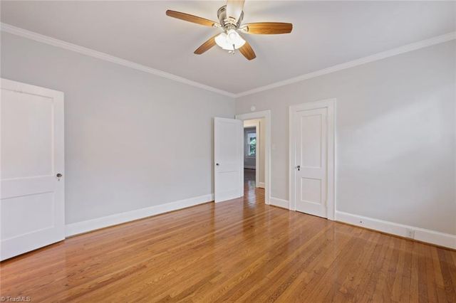 1015 S Hawthorne Road, Winston-salem, NC 27103