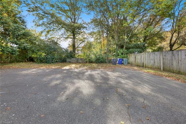 1015 S Hawthorne Road, Winston-salem, NC 27103