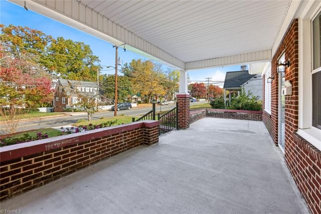 1015 S Hawthorne Road, Winston-salem, NC 27103