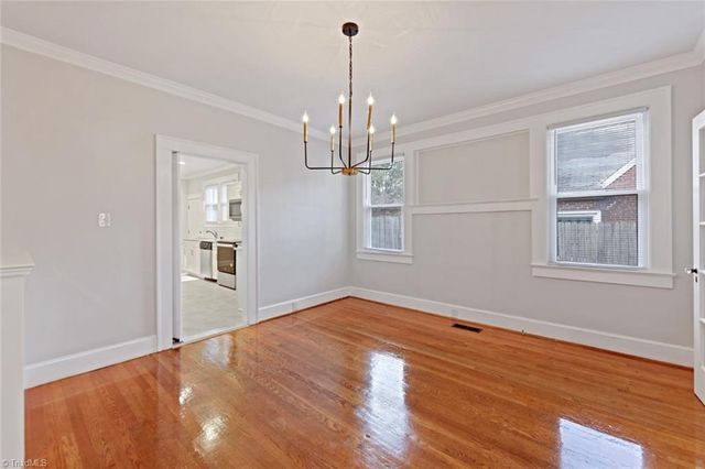 1015 S Hawthorne Road, Winston-salem, NC 27103