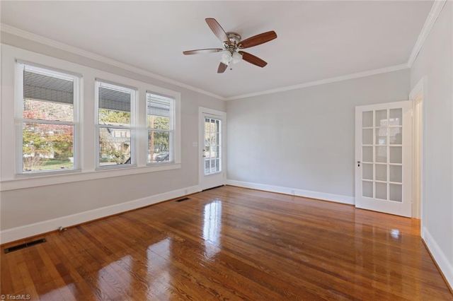 1015 S Hawthorne Road, Winston-salem, NC 27103