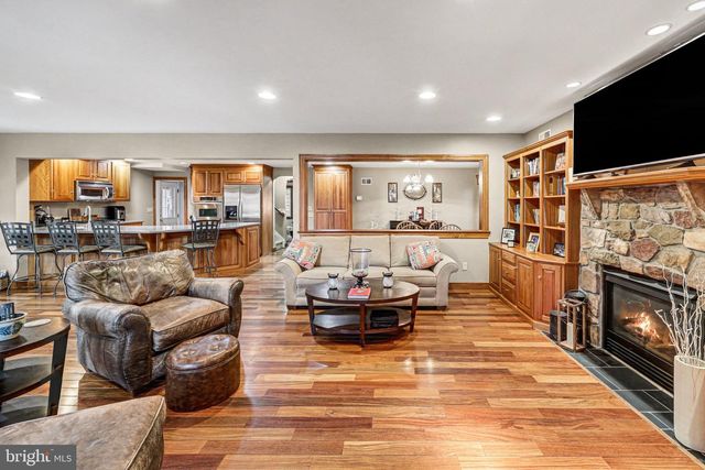 251 MAPLE AVE, Hershey, PA 17033