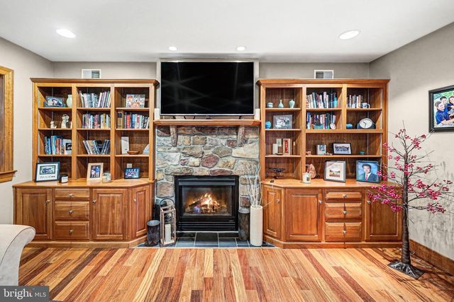 251 MAPLE AVE, Hershey, PA 17033