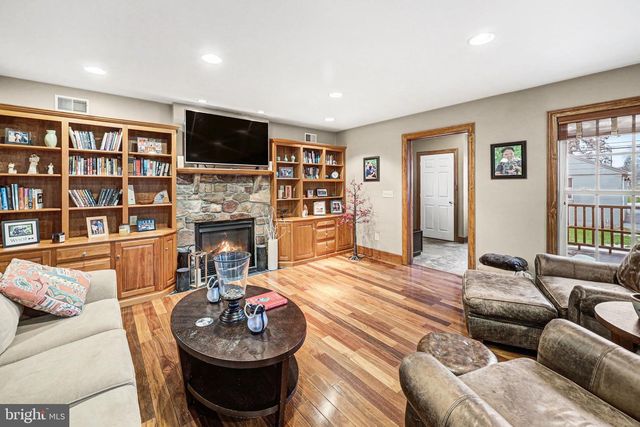 251 MAPLE AVE, Hershey, PA 17033