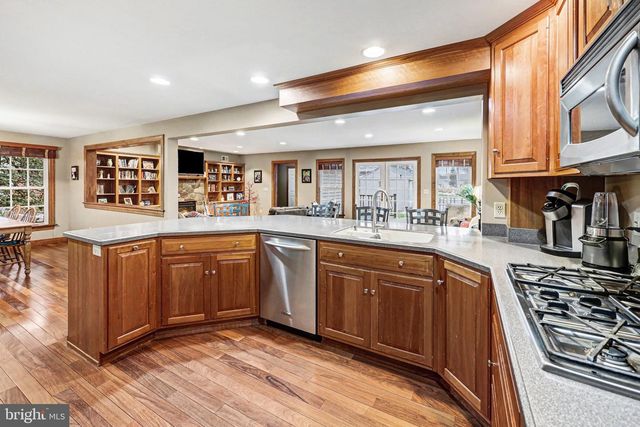 251 MAPLE AVE, Hershey, PA 17033