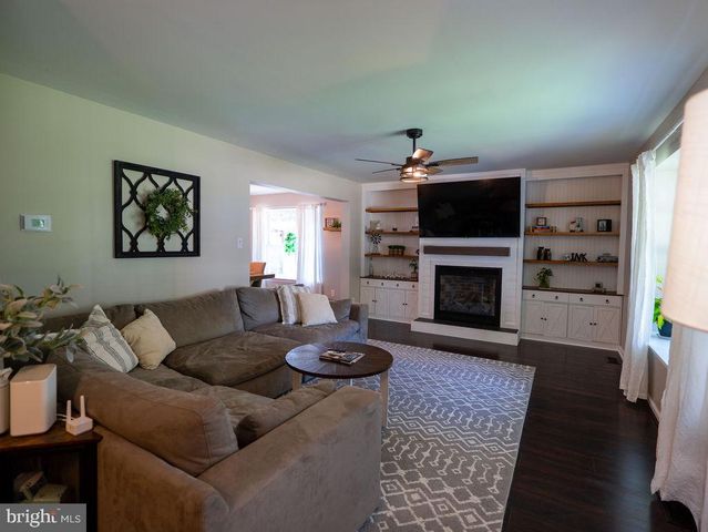1211 JOANN DR, Millville, NJ 08332
