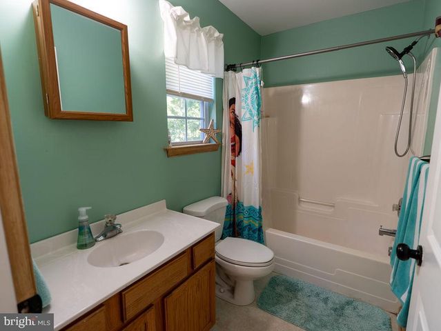 1211 JOANN DR, Millville, NJ 08332