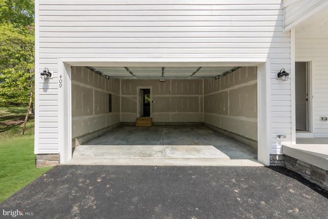 31 BLUE STONE DR, Fredericksburg, VA 22405