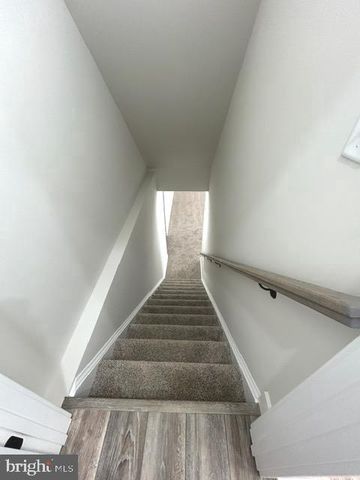 31 BLUE STONE DR, Fredericksburg, VA 22405