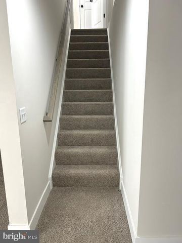 31 BLUE STONE DR, Fredericksburg, VA 22405