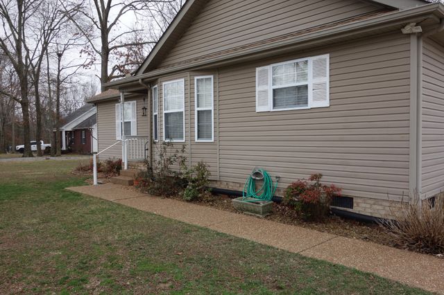112 Switchboard Rd, Portland, TN 37148