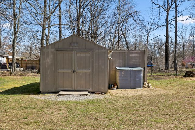 112 Switchboard Rd, Portland, TN 37148