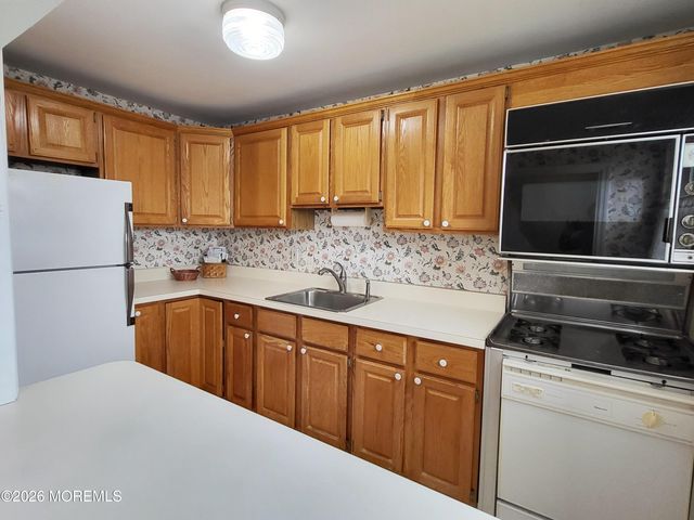 152 Manor Drive 1408, Red Bank, NJ 07701