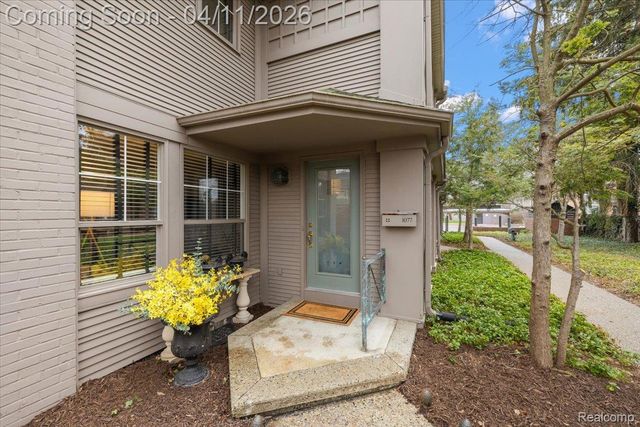 1077 N Old Woodward Avenue, Birmingham, MI 48009