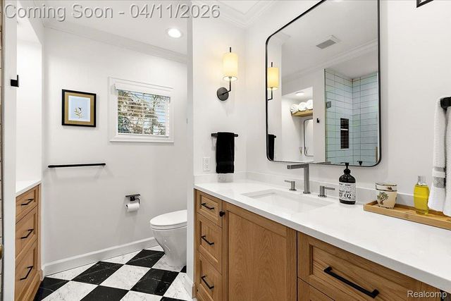 1077 N Old Woodward Avenue, Birmingham, MI 48009