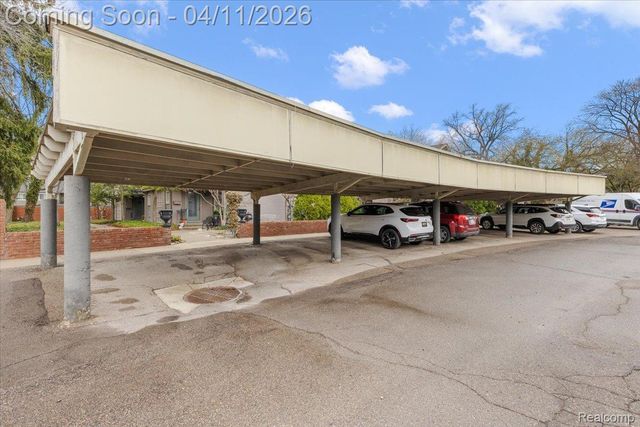 1077 N Old Woodward Avenue, Birmingham, MI 48009