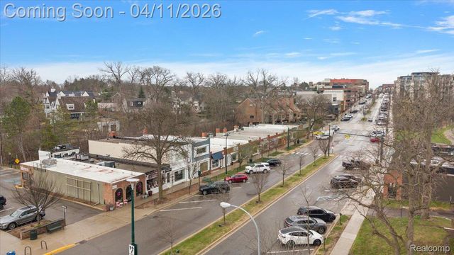 1077 N Old Woodward Avenue, Birmingham, MI 48009