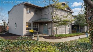 1077 N Old Woodward Avenue, Birmingham, MI 48009