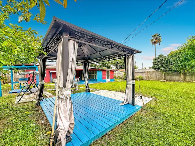 6430 83RD AVENUE N, Pinellas Park, FL 33781