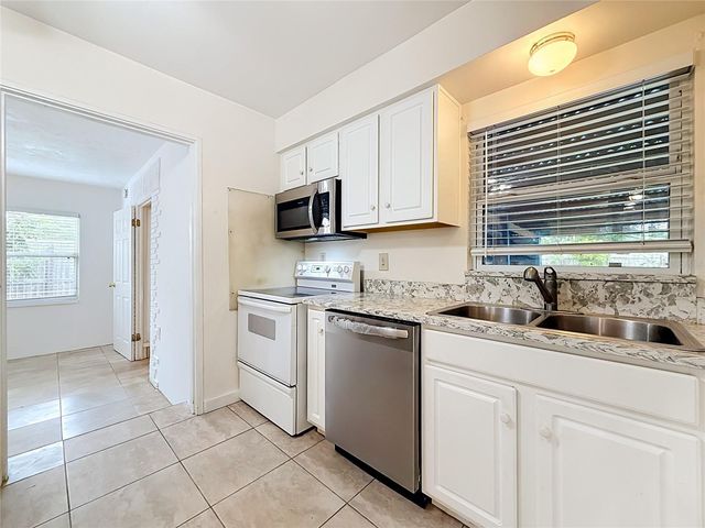 6430 83RD AVENUE N, Pinellas Park, FL 33781