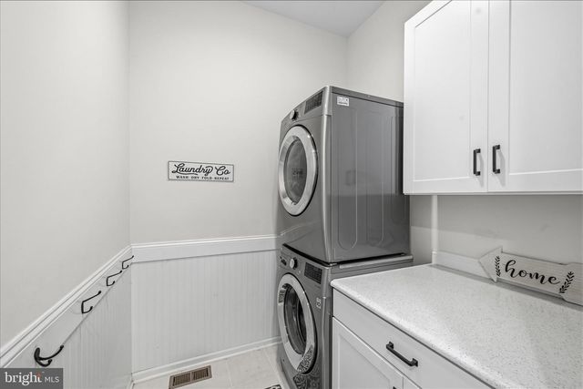 1114 LACONIAN ST SE, Leesburg, VA 20175