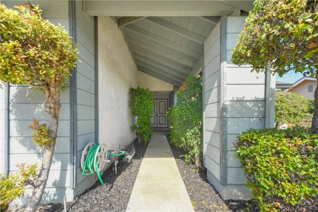 2046 W Ontario, Corona, CA 92882