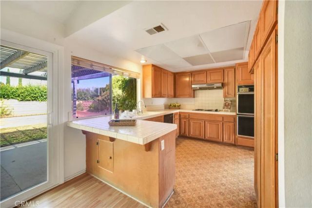 2046 W Ontario, Corona, CA 92882