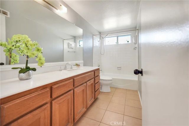 2046 W Ontario, Corona, CA 92882