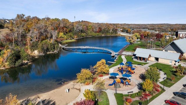 1717 Oak Creek Pass, Chaska, MN 55318