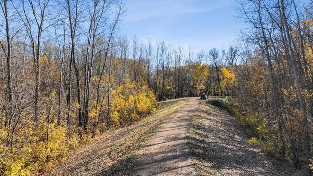 1717 Oak Creek Pass, Chaska, MN 55318