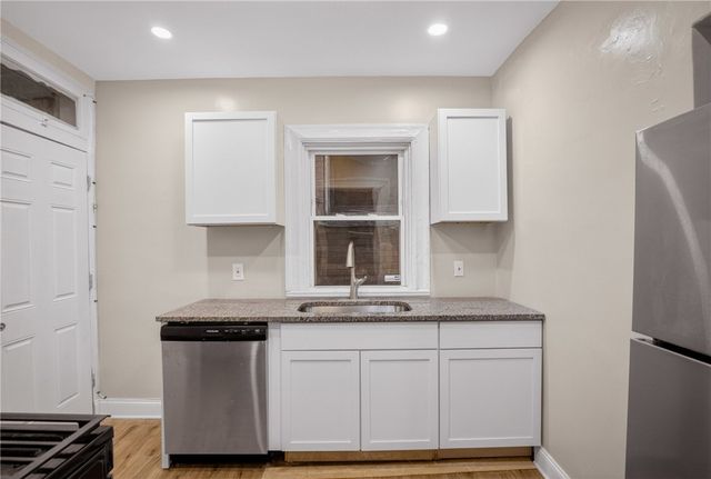 5404 Black St, Garfield, PA 15206