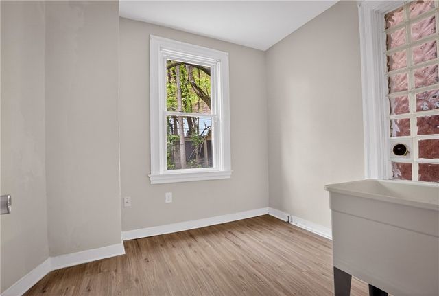 5404 Black St, Garfield, PA 15206