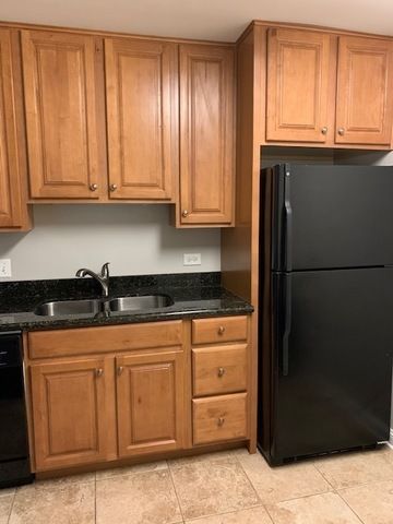 1919 S Wolf Road 1-322, Hillside, IL 60162