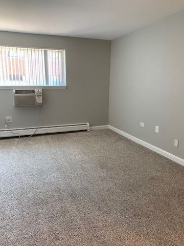 1919 S Wolf Road 1-322, Hillside, IL 60162