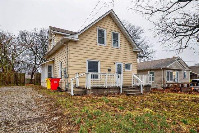 1212 N Spring Street, Independence, MO 64050