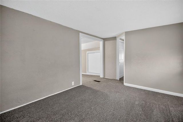 1212 N Spring Street, Independence, MO 64050