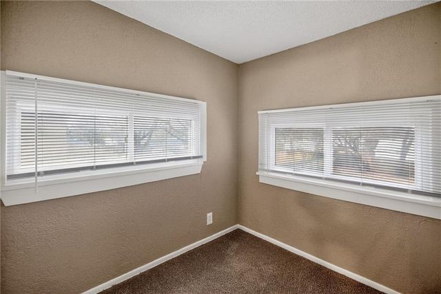 1212 N Spring Street, Independence, MO 64050