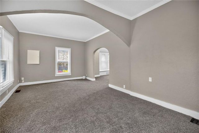 1212 N Spring Street, Independence, MO 64050