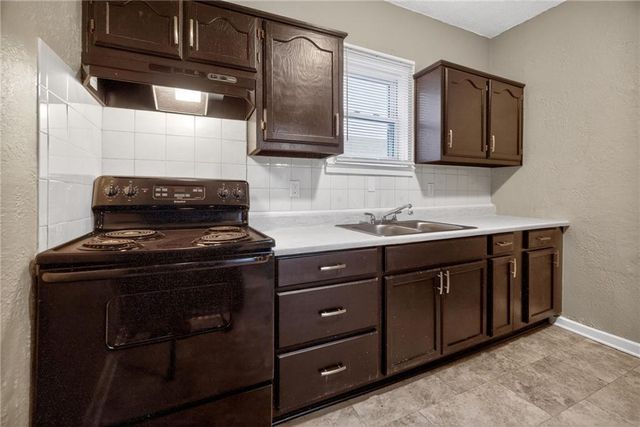 1212 N Spring Street, Independence, MO 64050