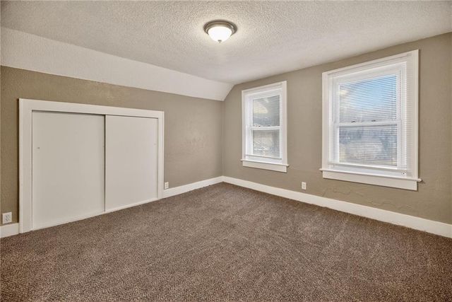 1212 N Spring Street, Independence, MO 64050