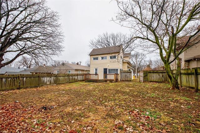 1212 N Spring Street, Independence, MO 64050